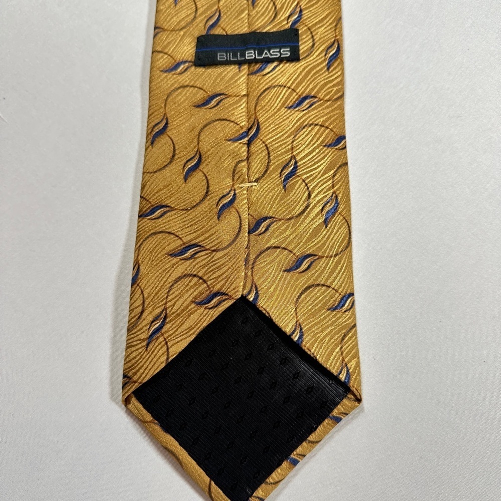 Men’s Bill Blass Silk Necktie​​​ - Picture 4 of 5